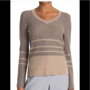 Griffen Women’s 100% cashmere v neck  soft sweater size L, NWT